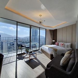 Deluxe King Studio